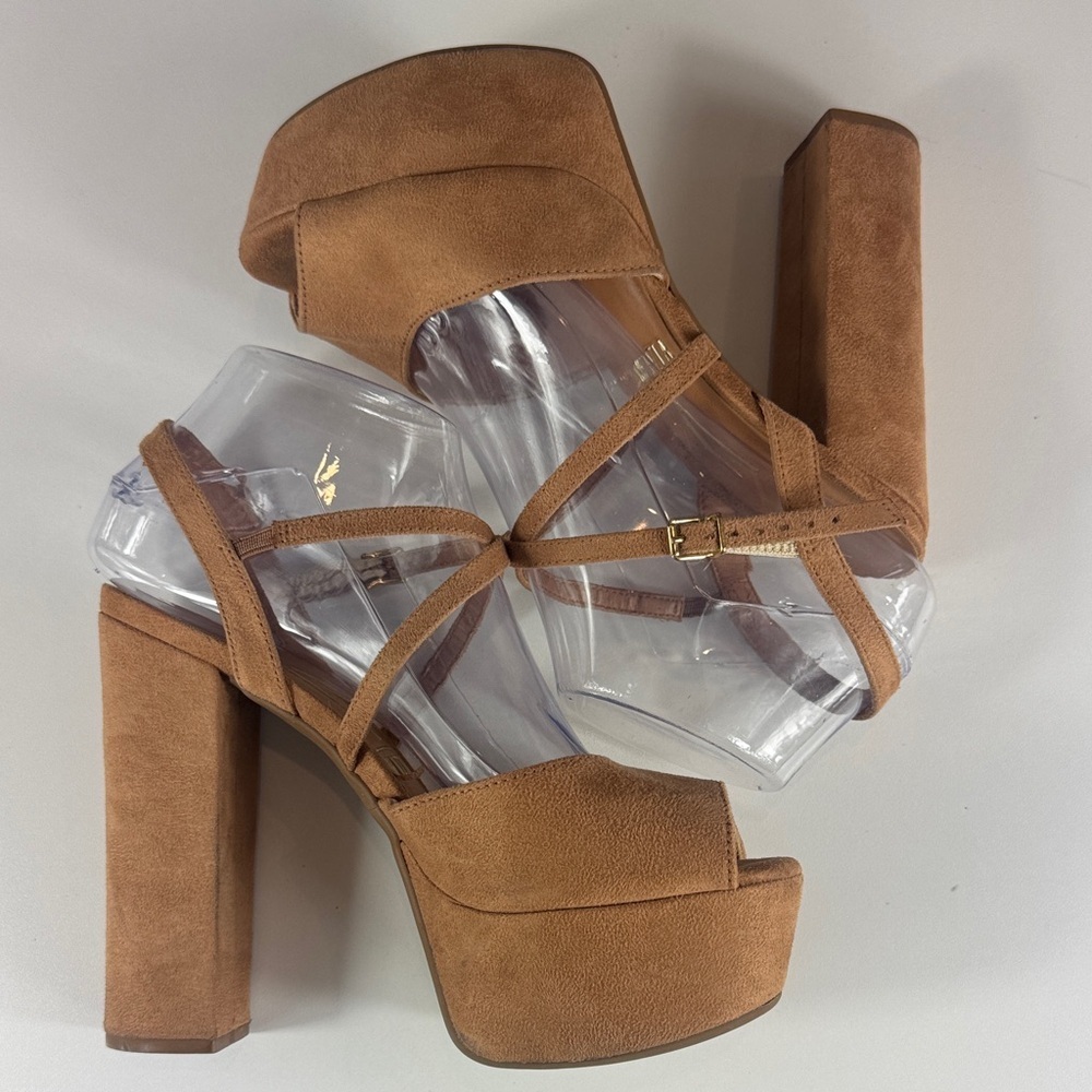 Vizzano Double Strap Tan Platform Heel size 6